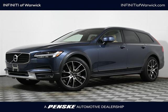 Photo of 2020 Denim Blue Metallic Volvo V90 Cross Country