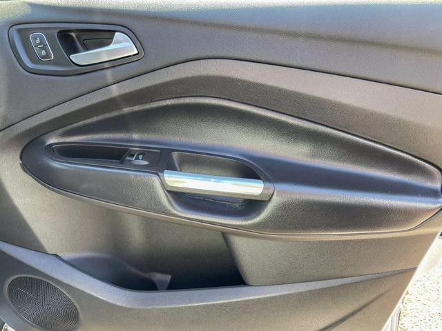 Photo of 2019 White Ford Escape