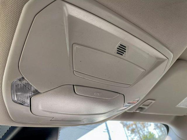 Photo of 2019 White Ford Escape