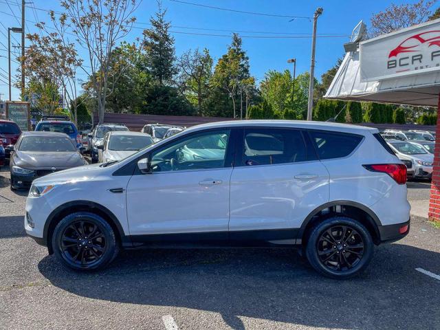 Photo of 2019 White Ford Escape