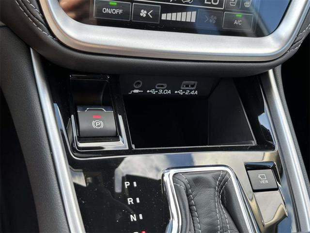 Photo of 2025 Ice Silver Metallic Subaru Outback