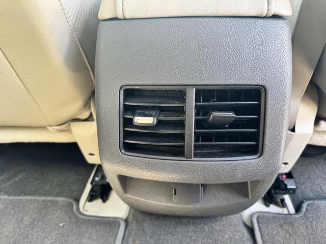 Photo of 2014 White Platinum Clearcoat Metallic Ford Edge