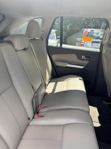 Photo of 2014 White Platinum Clearcoat Metallic Ford Edge