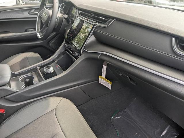 Photo of 2025 Diamond Black Jeep Grand Cherokee