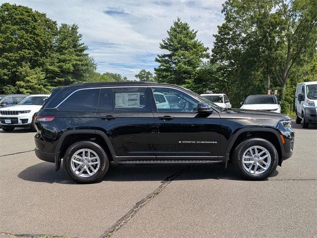 Photo of 2025 Diamond Black Jeep Grand Cherokee