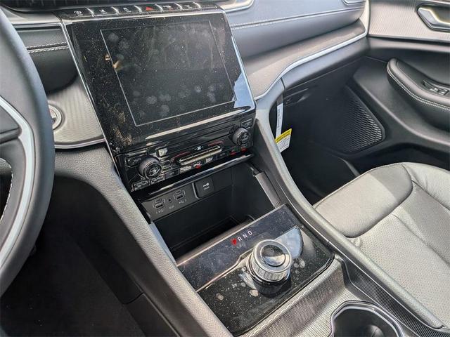 Photo of 2025 Diamond Black Jeep Grand Cherokee