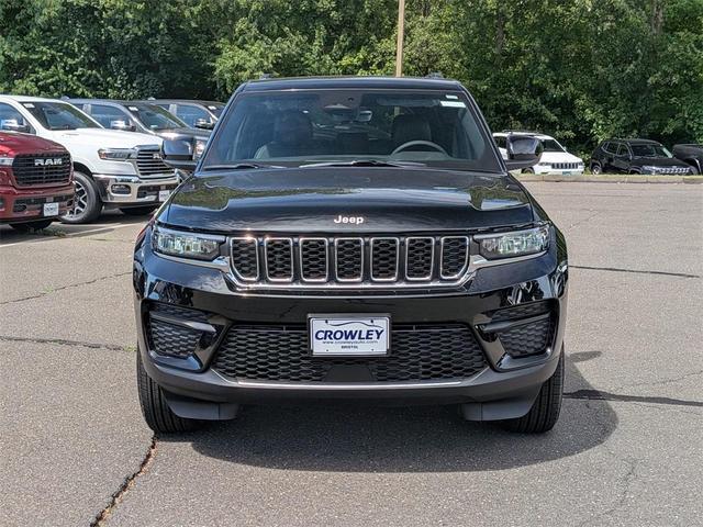 Photo of 2025 Diamond Black Jeep Grand Cherokee