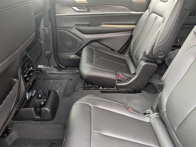 Photo of 2025 Velvet Red Pearlcoat Jeep Grand Cherokee L