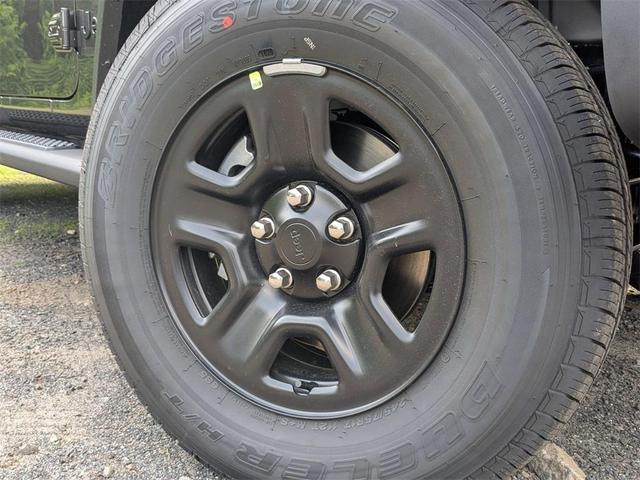 Photo of 2025 Granite Crystal Clearcoat Metallic Jeep Gladiator