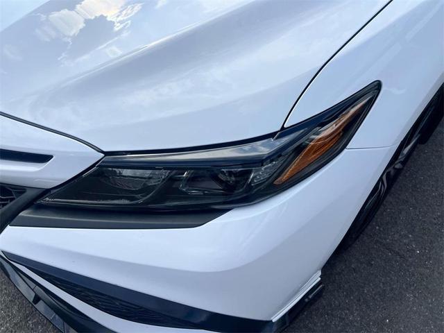 Photo of 2021 Super White Toyota Camry