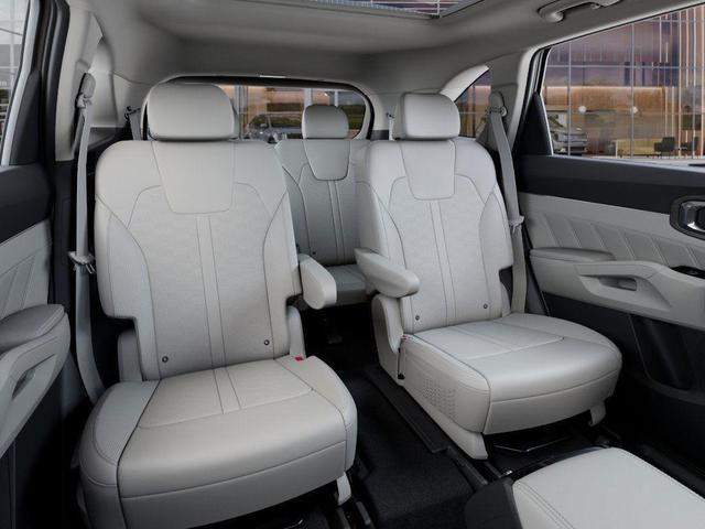 Photo of 2025 Brown Kia Sorento