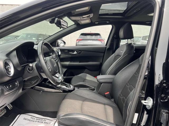 Photo of 2022 Aurora Black Pearl Kia Forte
