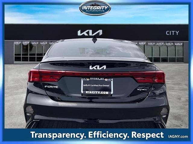 Photo of 2022 Aurora Black Pearl Kia Forte