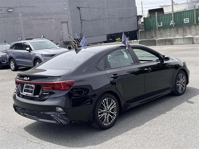 Photo of 2022 Aurora Black Pearl Kia Forte