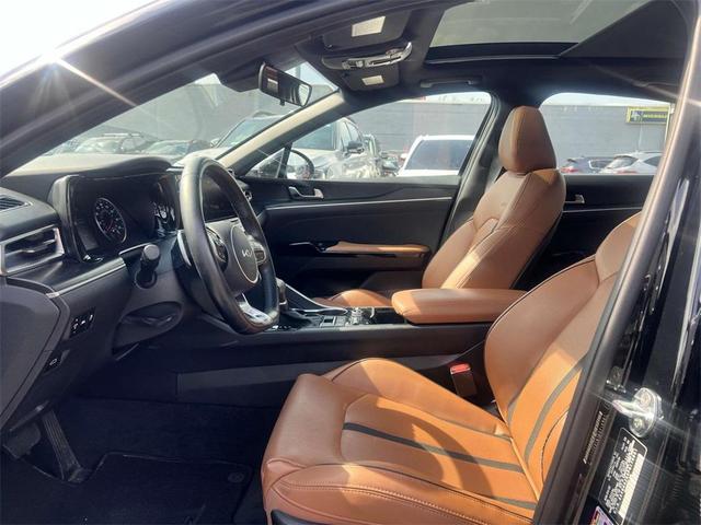 Photo of 2023 Ebony Black Kia K5