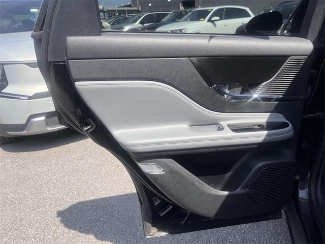 Photo of 2022 Infinite Black Metallic Lincoln Corsair