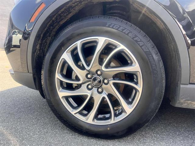 Photo of 2022 Infinite Black Metallic Lincoln Corsair