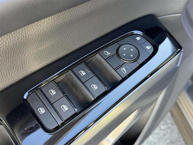 Photo of 2024 Gun Metallic Nissan Pathfinder