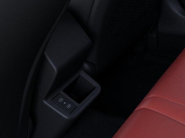 Photo of 2025 Snow White Pearl Kia K4