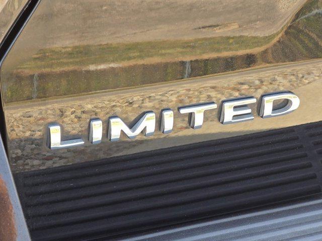 Photo of 2021 Black Metallic Ford Expedition Max