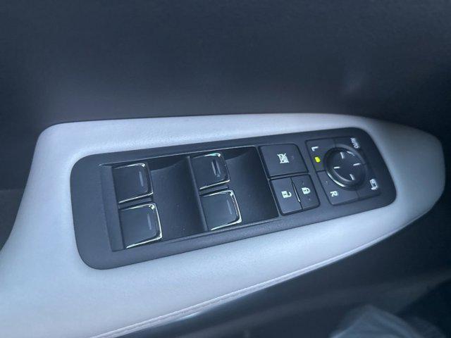 Photo of 2016 Eminent White Pearl Lexus RX 350