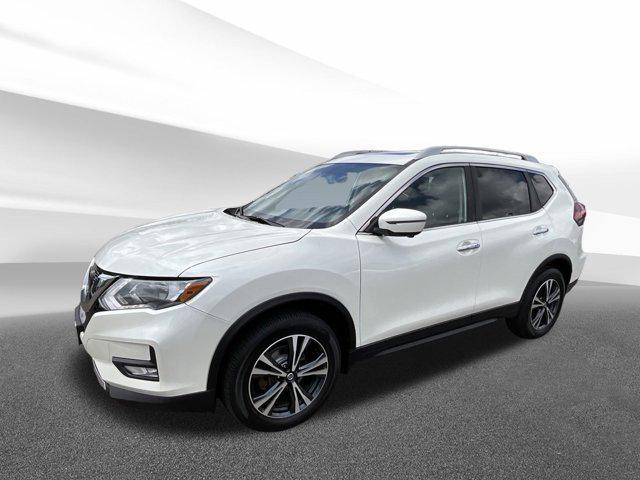Photo of 2020 White Nissan Rogue