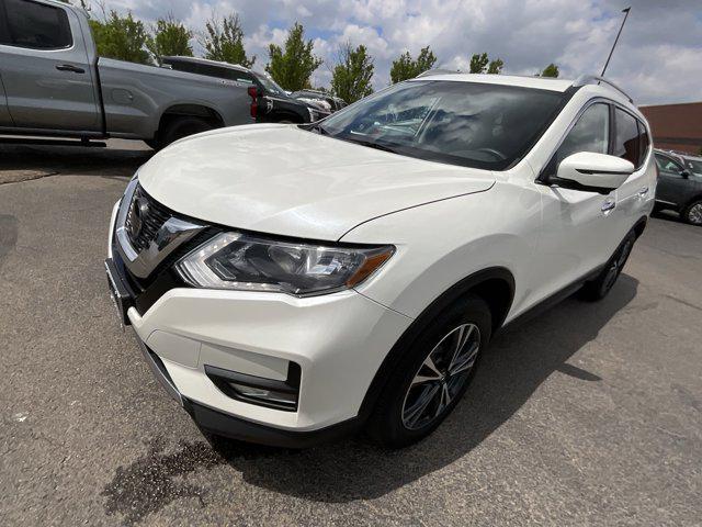 Photo of 2020 White Nissan Rogue