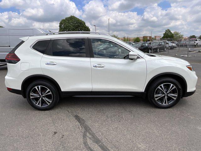 Photo of 2020 White Nissan Rogue