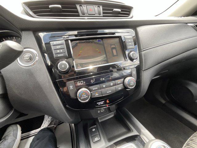 Photo of 2020 White Nissan Rogue