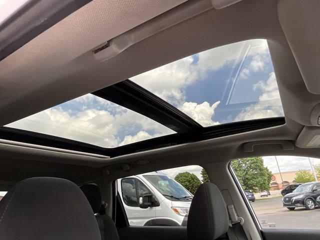 Photo of 2020 White Nissan Rogue