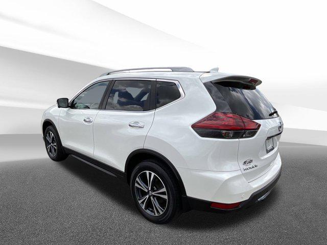Photo of 2020 White Nissan Rogue
