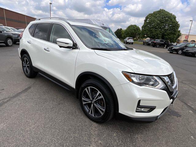 Photo of 2020 White Nissan Rogue