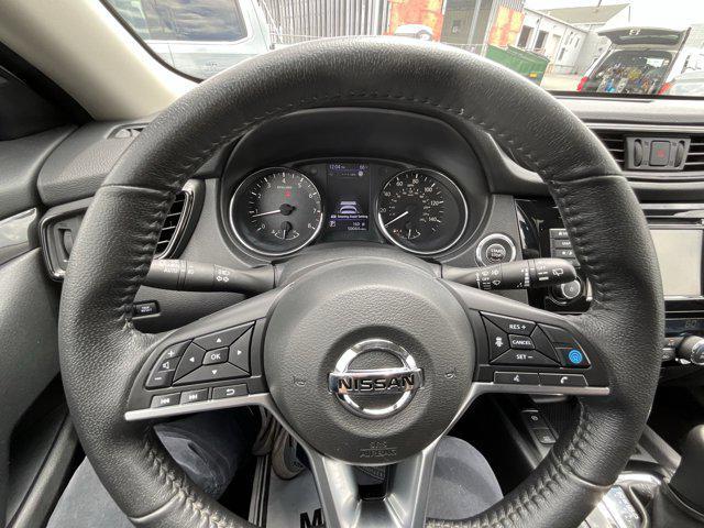 Photo of 2020 White Nissan Rogue