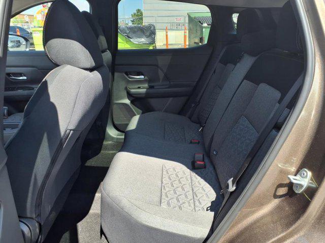 Photo of 2025 Canyon Bronze Metallic Nissan Kicks