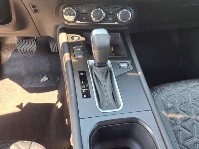 Photo of 2025 Canyon Bronze Metallic Nissan Kicks