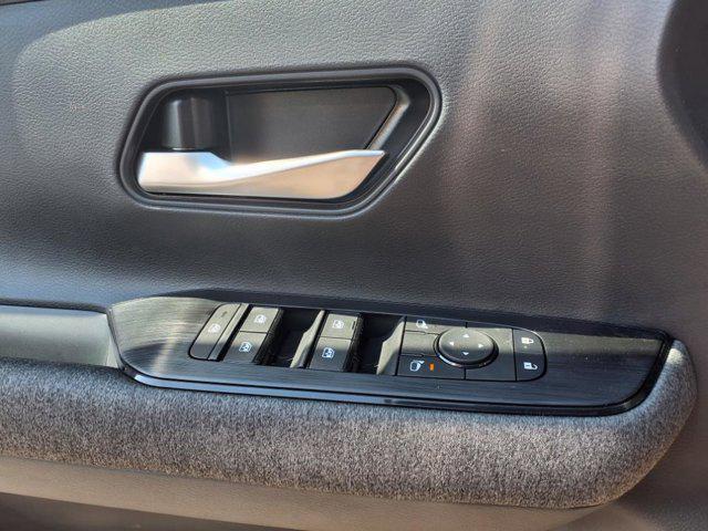 Photo of 2025 Canyon Bronze Metallic Nissan Kicks