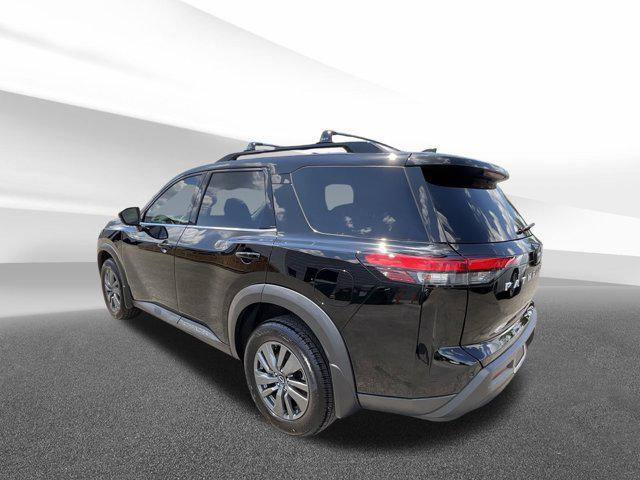 Photo of 2022 Super Black Nissan Pathfinder
