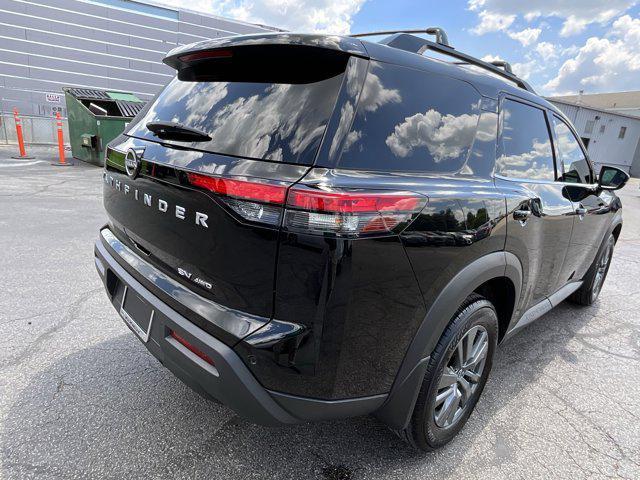 Photo of 2022 Super Black Nissan Pathfinder