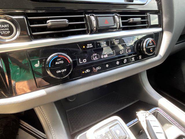 Photo of 2022 Super Black Nissan Pathfinder