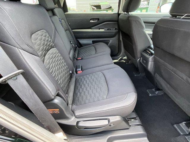Photo of 2022 Super Black Nissan Pathfinder