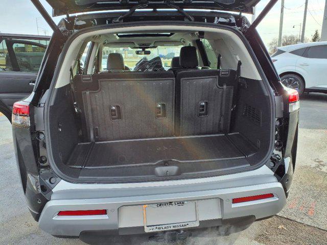 Photo of 2025 Super Black Nissan Pathfinder