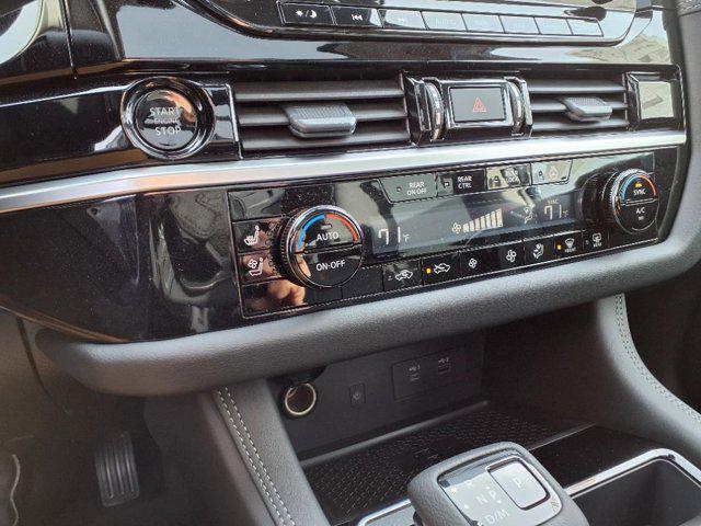 Photo of 2025 Super Black Nissan Pathfinder