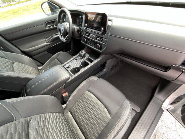 Photo of 2023 Brilliant Silver Metallic Nissan Pathfinder