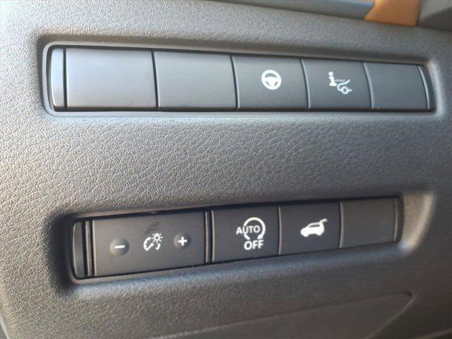 Photo of 2026 Everest White Pearl Tricoat Nissan Rogue