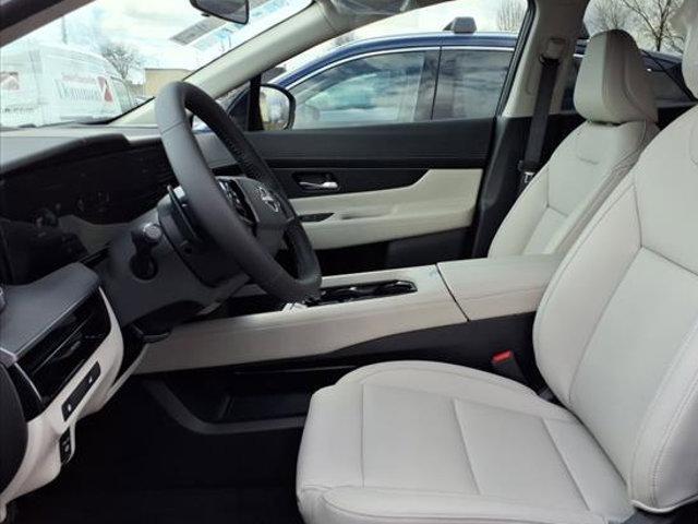 Photo of 2025 Super Black Nissan Murano