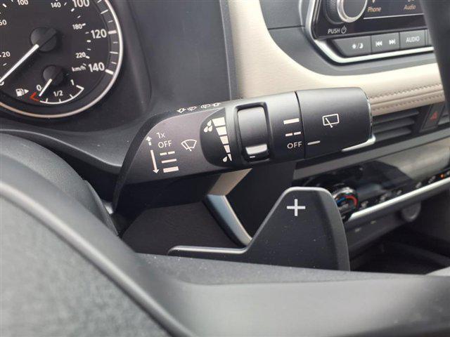 Photo of 2025 Everest White Pearl Nissan Rogue