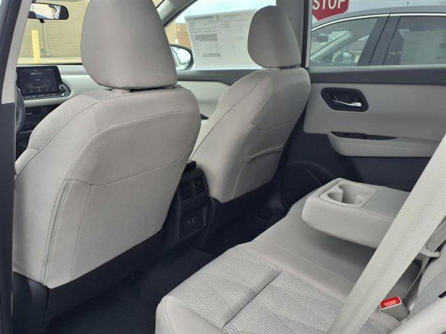 Photo of 2025 Everest White Pearl Nissan Rogue