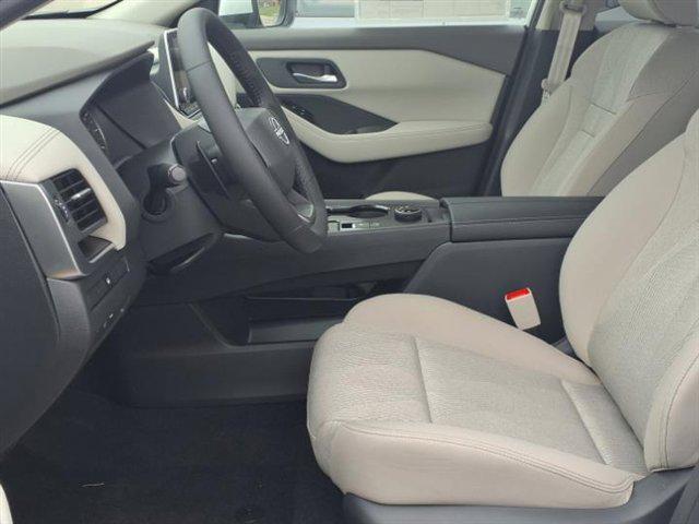 Photo of 2025 Everest White Pearl Nissan Rogue
