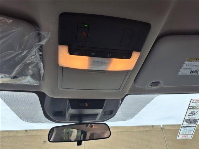 Photo of 2025 Everest White Pearl Nissan Rogue