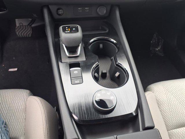 Photo of 2025 Everest White Pearl Nissan Rogue